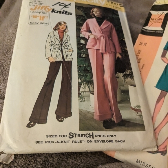3 Vintage 1970s Patterns McCall's Jiffy Knits - Picture 3 of 4